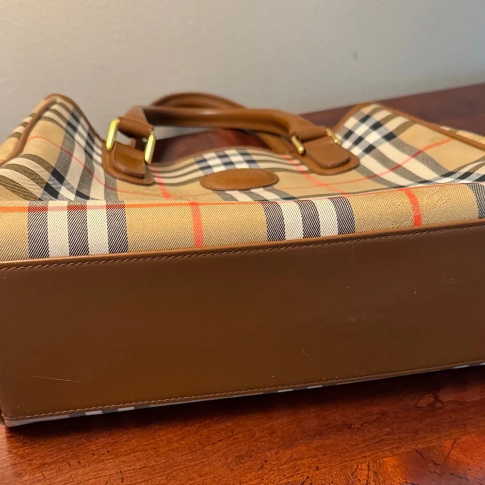 Burberry Vintage Tan and Brown Checkered Tote - Picture 13 of 15